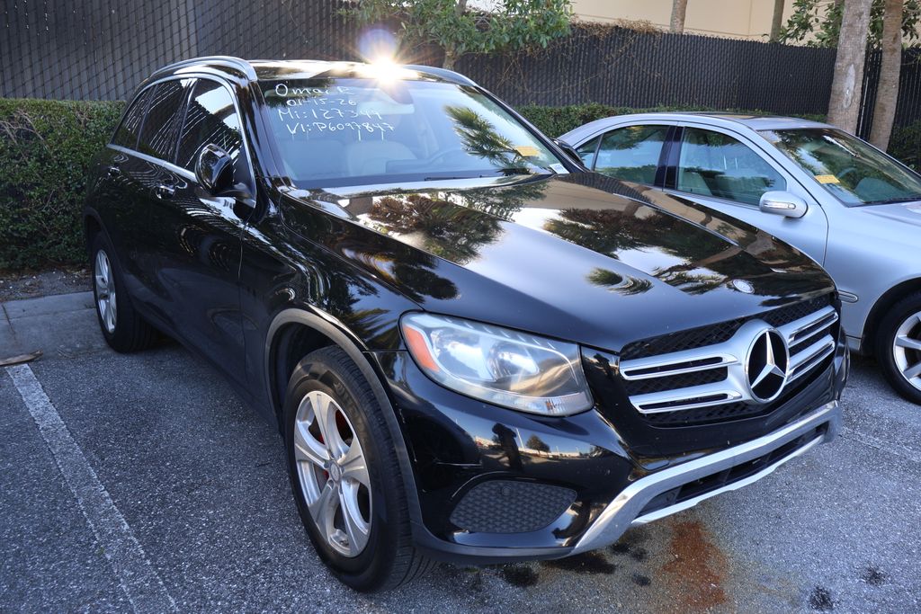 Thumbnail: 2017 Mercedes-Benz GLC - 6