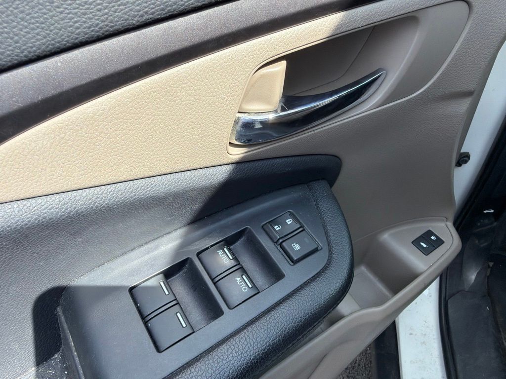 Certified Used 2017 White Honda EX-L image 17