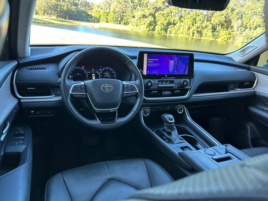 Thumbnail: 2024 Toyota Grand Highlander - 12