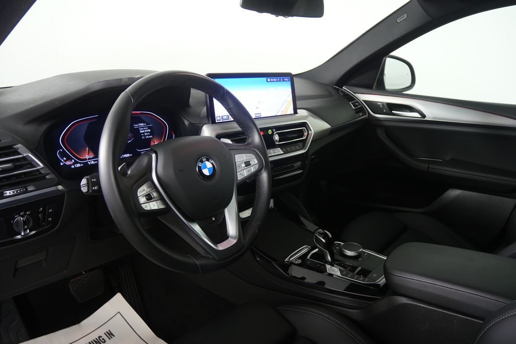 Thumbnail: 2025 BMW X4 - 12