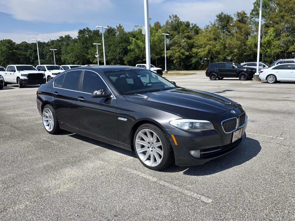2013 BMW 5 Series 535i Sedan RWD