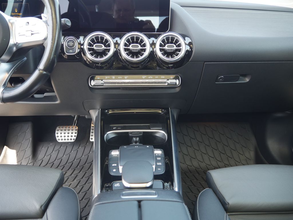 Thumbnail: 2021 Mercedes-Benz GLA - 31