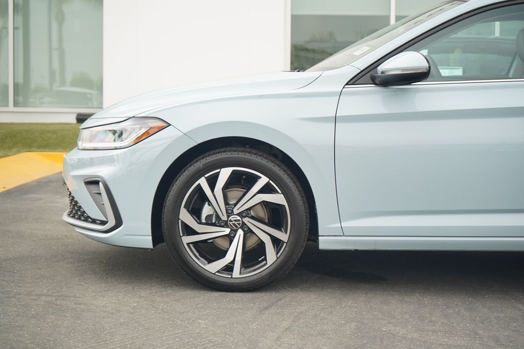 Thumbnail: 2025 Volkswagen Jetta - 2