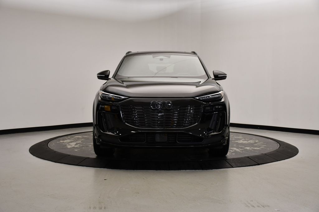 2025 Audi e-tron Premium 8