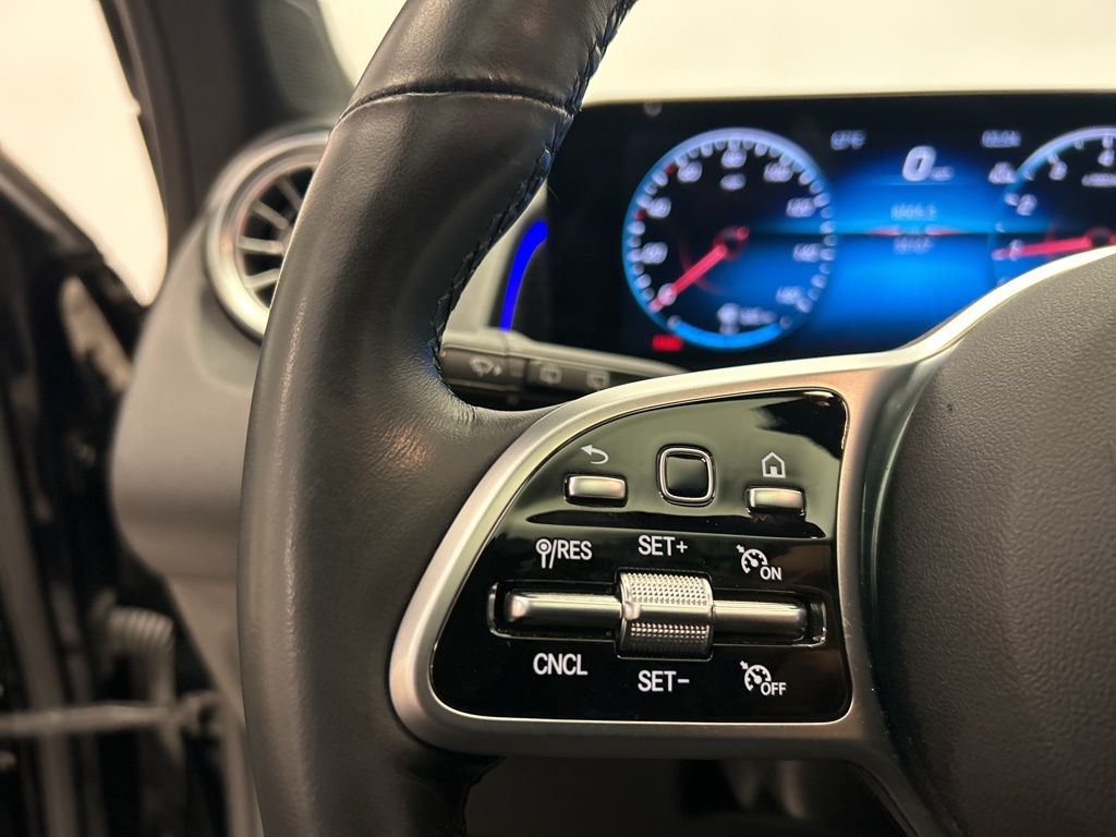 Thumbnail: 2023 Mercedes-Benz GLB - 14