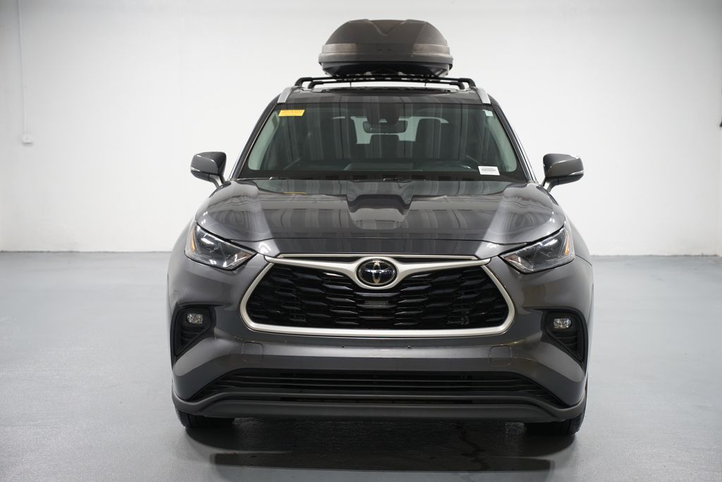 Thumbnail: 2023 Toyota Highlander - 2