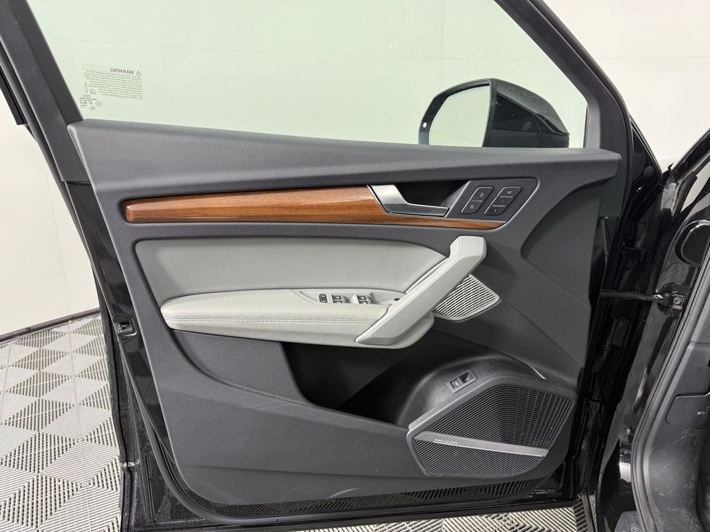 2022 Audi Q5 e Premium 10
