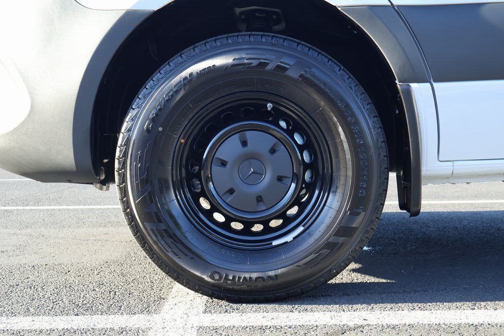 Thumbnail: 2025 Mercedes-Benz Sprinter - 10