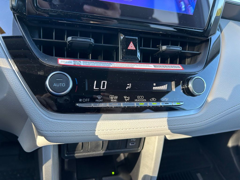 Thumbnail: 2025 Toyota Corolla Cross - 25