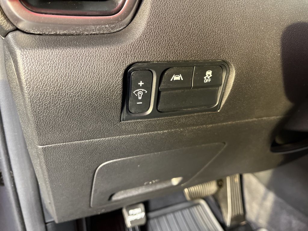 Thumbnail: 2023 Kia Sorento - 25