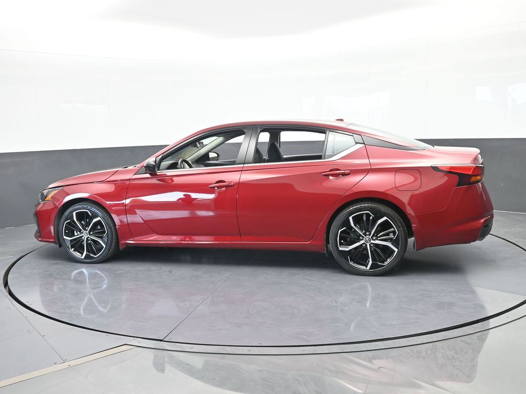 Used 2024 Scarlet Ember Nissan 2.5 SR image 3