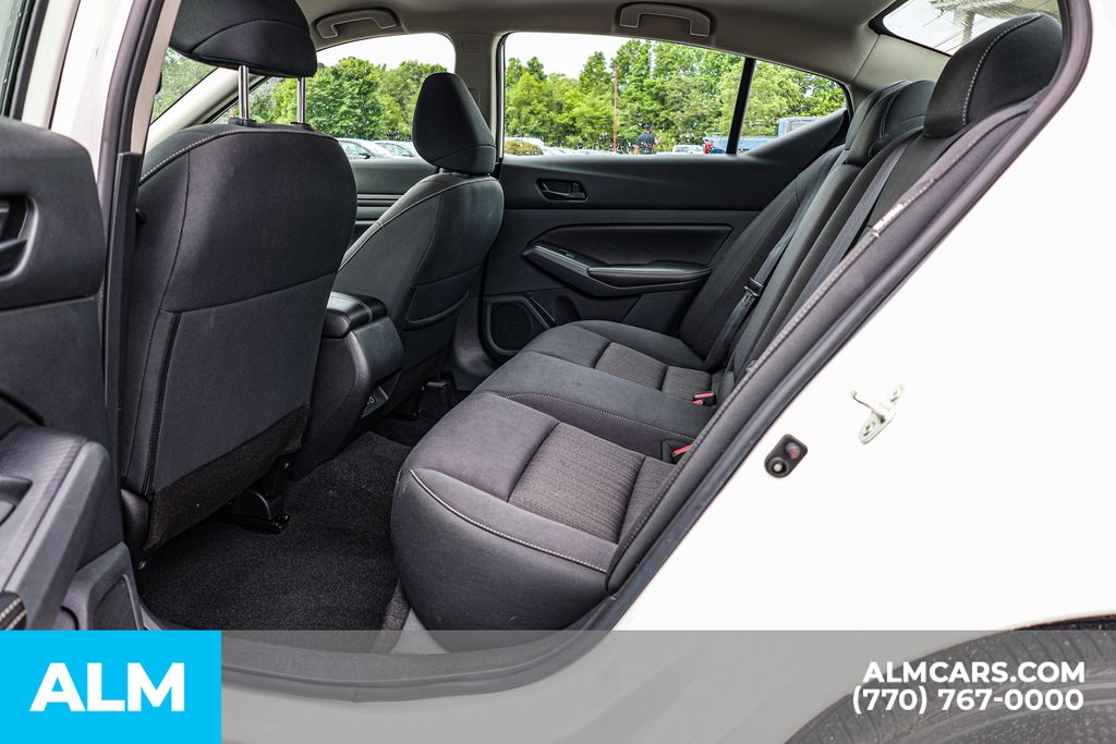 Used 2025 White Nissan 2.5 SV image 19
