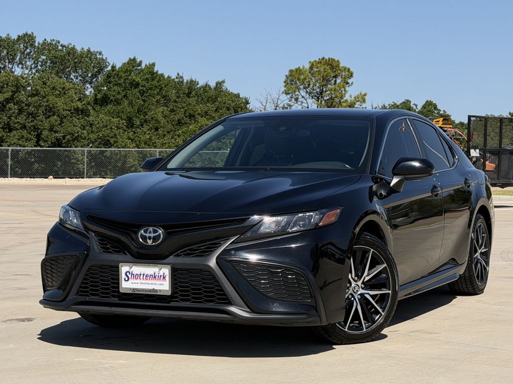 Midnight Black Metallic 2021 Toyota Camry Sedan Front-Wheel Drive 8-Speed Automatic