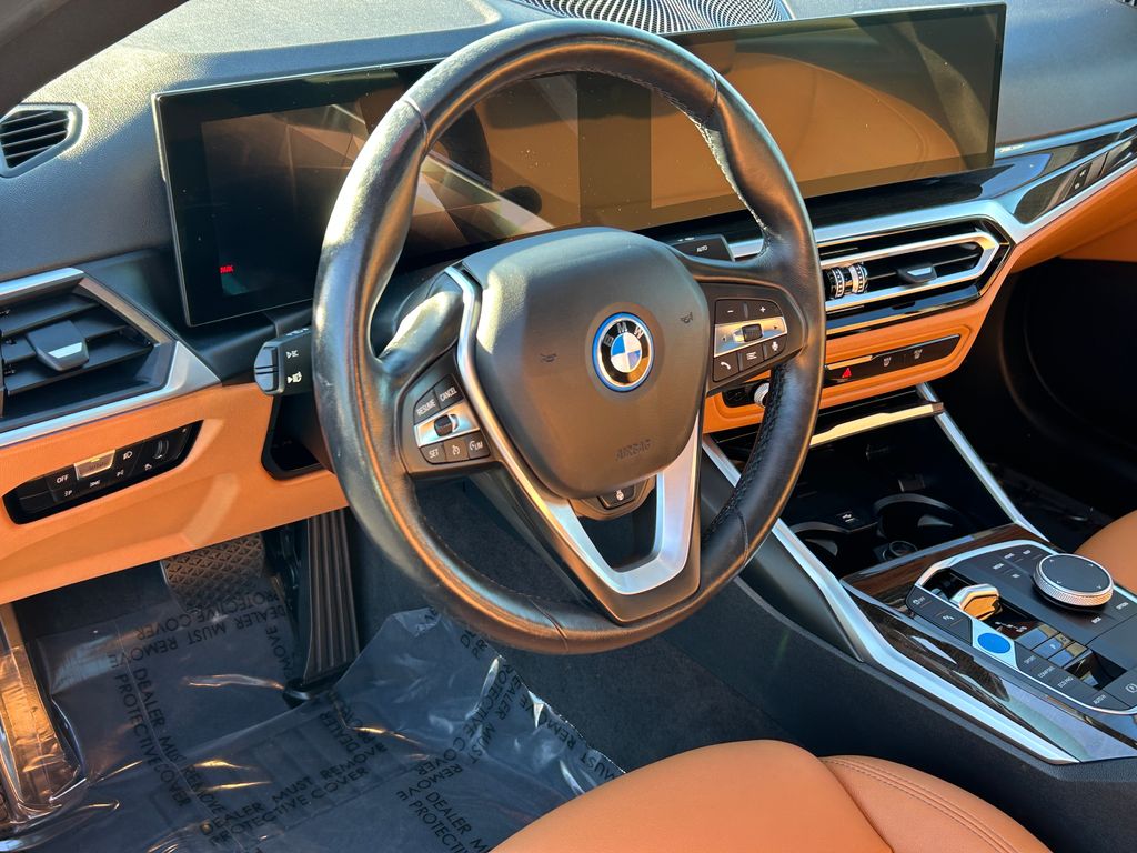 Thumbnail: 2023 BMW i4 - 13
