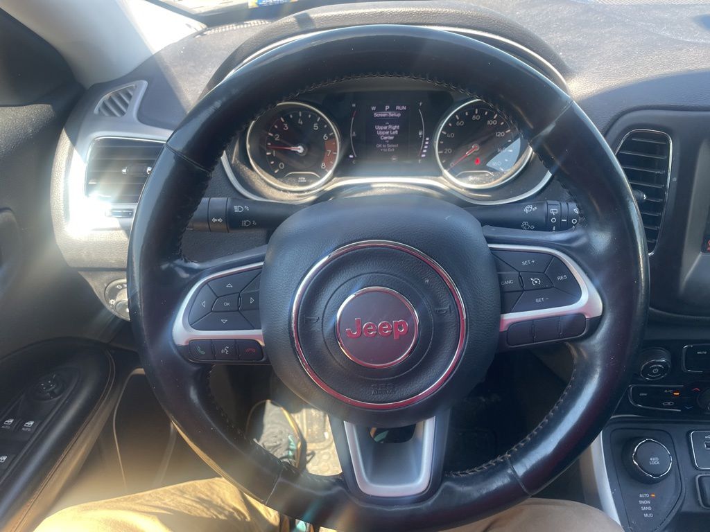 Used 2019 Black Jeep Latitude image 2