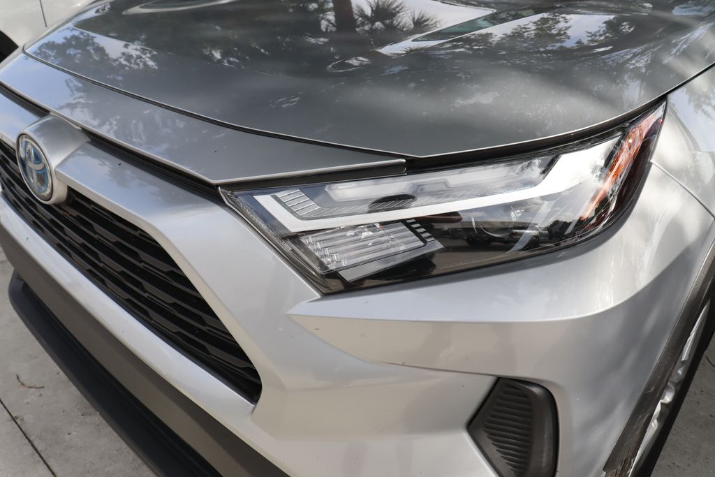 2024 Toyota RAV4 LE 3