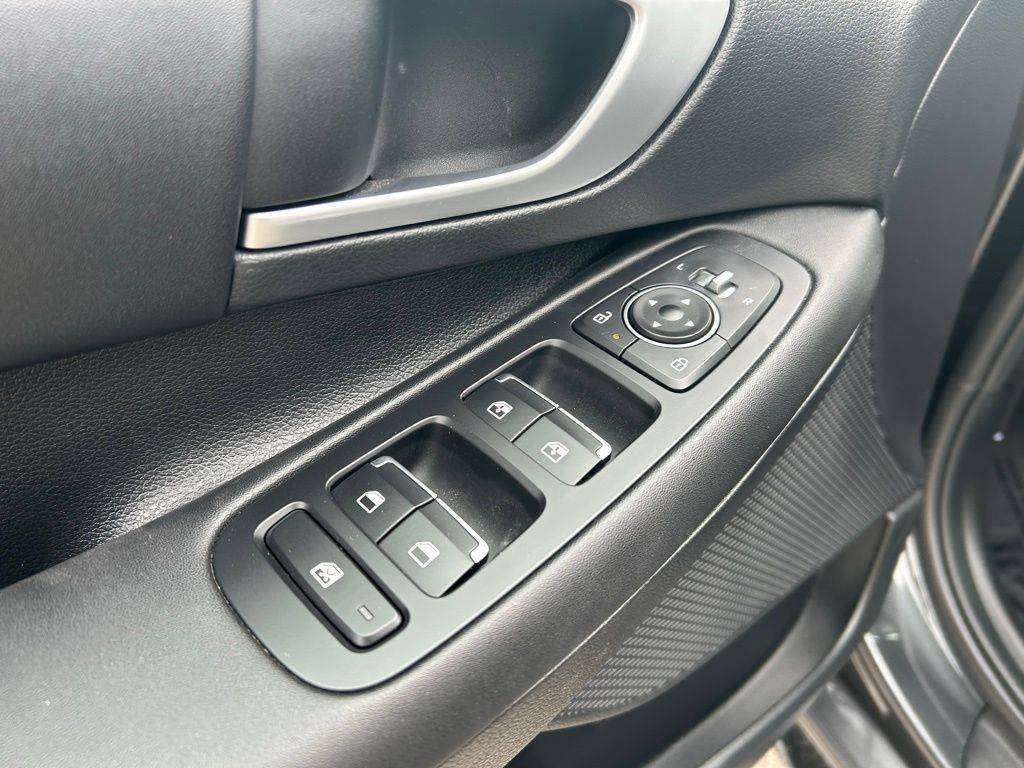2025 Hyundai Sonata SEL 11