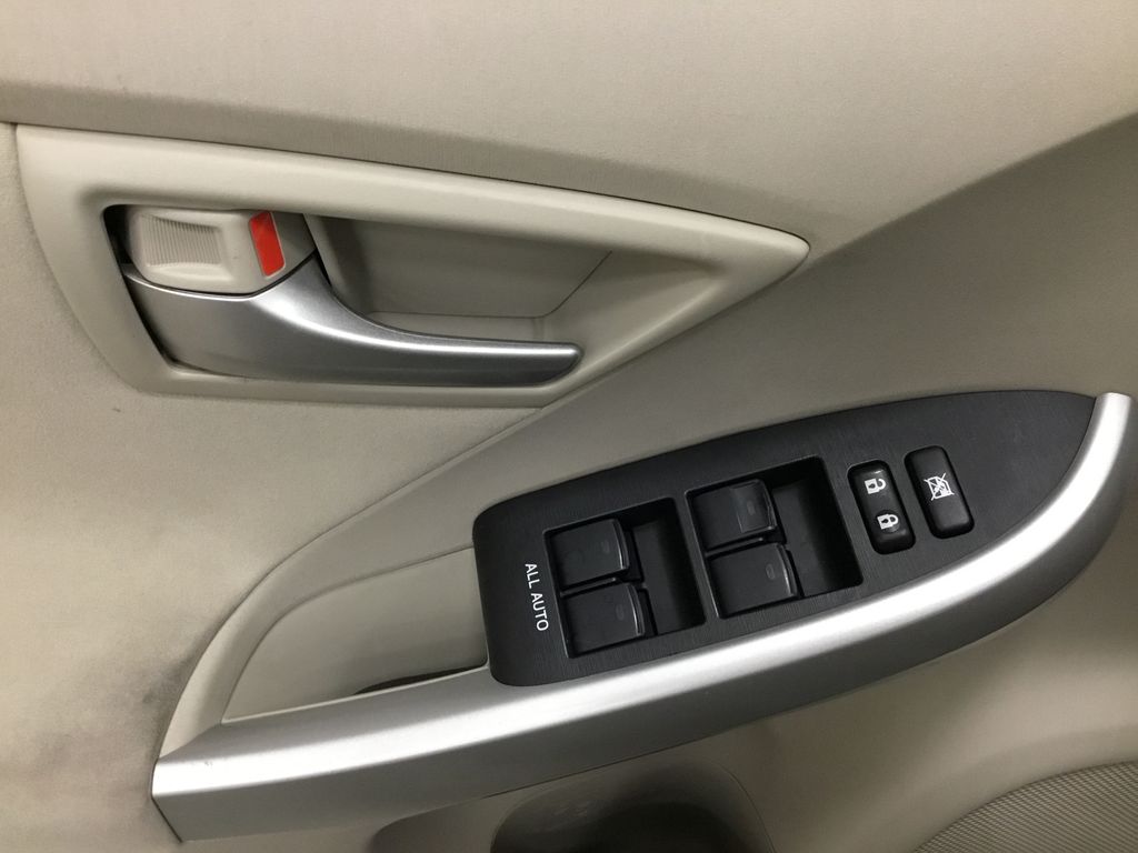 Thumbnail: 2013 Toyota Prius - 18