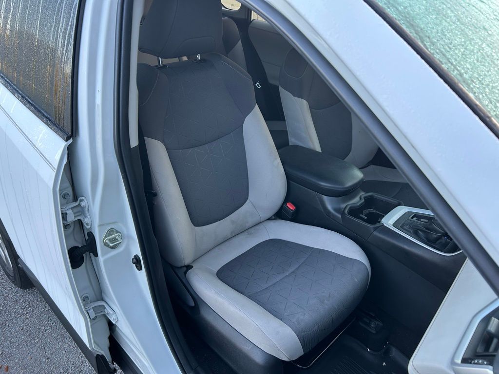 Thumbnail: 2023 Toyota RAV4 - 15