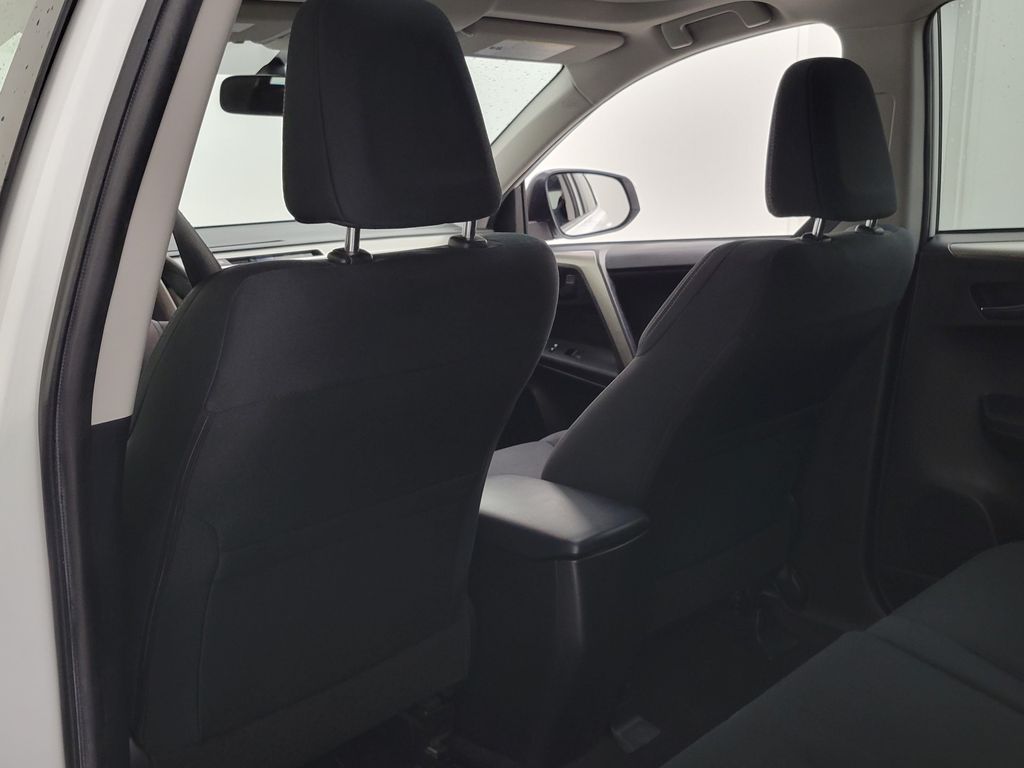 Thumbnail: 2015 Toyota RAV4 - 21