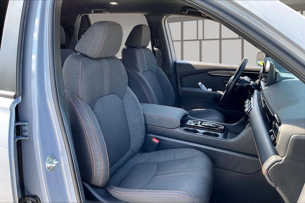 2025 Honda Pilot Sport - Photo 28
