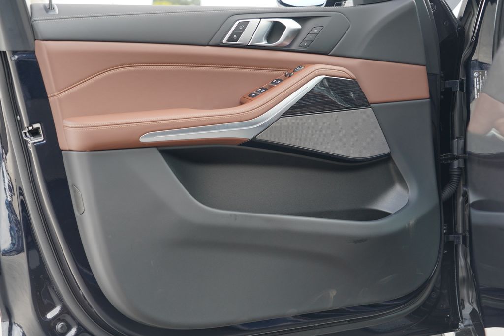 Thumbnail: 2026 BMW X5 - 11