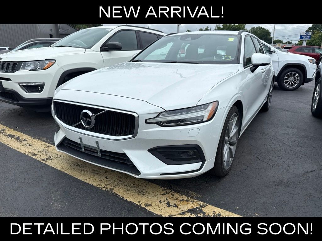 2020 Volvo V60 T5 Momentum FWD