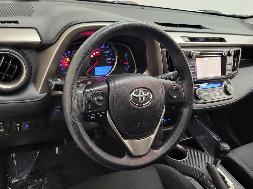 Thumbnail: 2015 Toyota RAV4 - 24