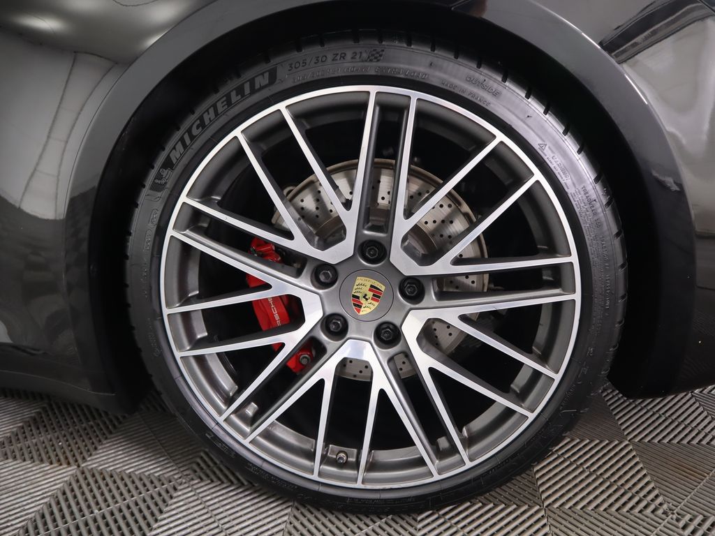 2024 Porsche 911 Carrera S 32