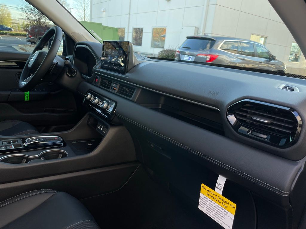 Thumbnail: 2025 Honda Pilot - 32