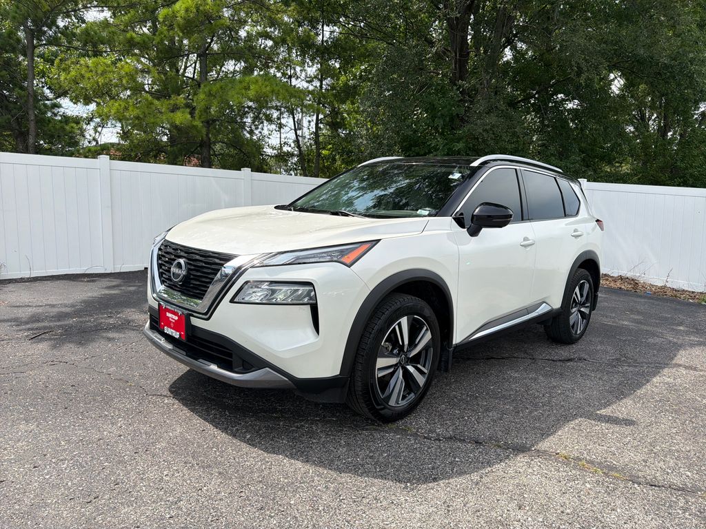 Pearl White Tricoat/Super Black 2023 Nissan Rogue SUV / Crossover All-Wheel Drive Continuously Variable Transmission