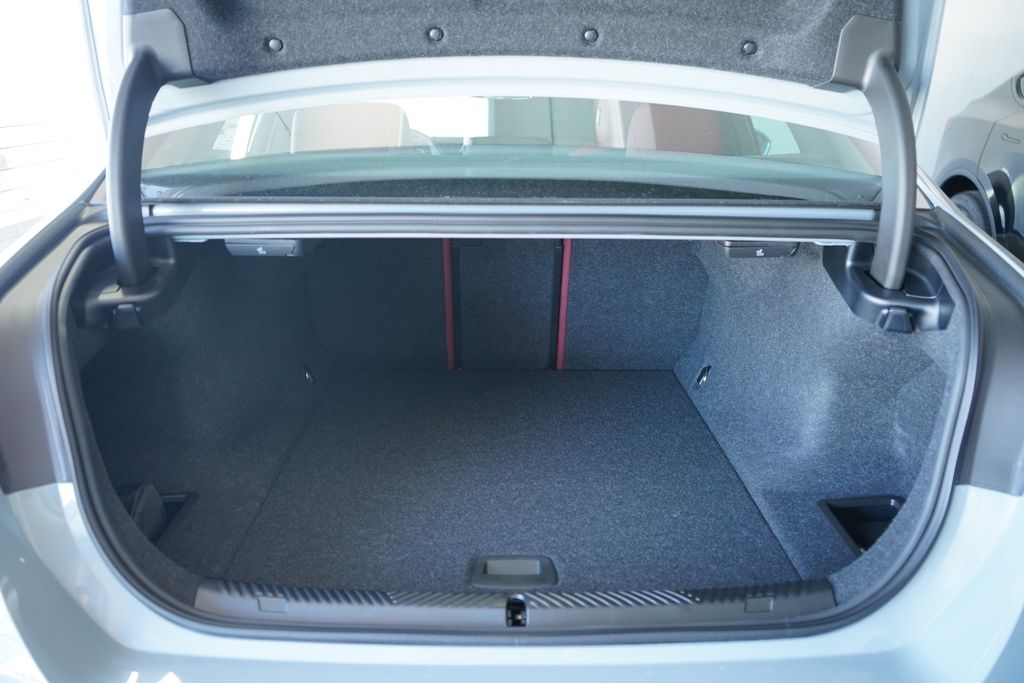 Thumbnail: 2026 BMW i5 - 20