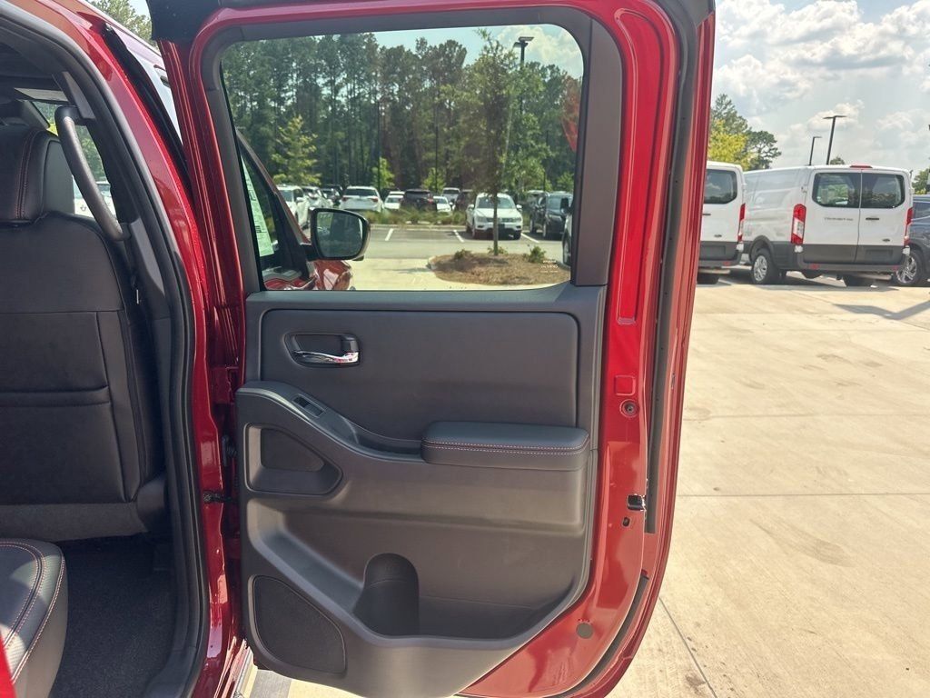 2025 Cardinal Red Metallic Tricoat Nissan Frontier PRO-4X 4X4 Truck