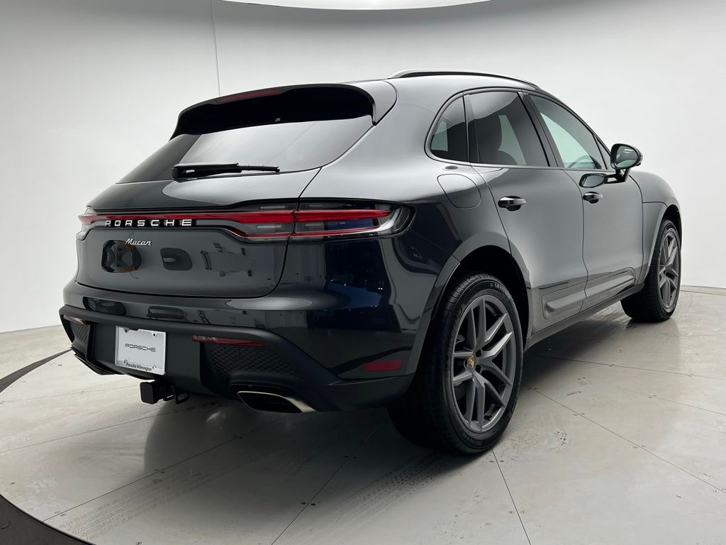 Thumbnail: 2026 Porsche Macan - 20