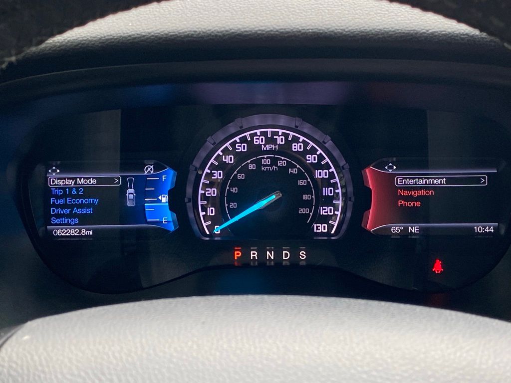 View vehicle photo 7