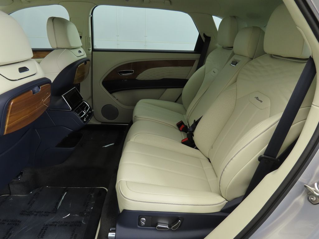 Thumbnail: 2025 Bentley Bentayga - 18