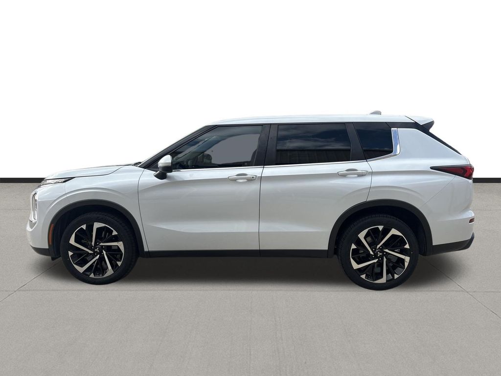 2022 Mitsubishi Outlander ES  at Community Toyota