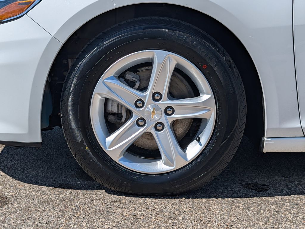 2024 Summit White Chevrolet Malibu LT FWD Sedan
