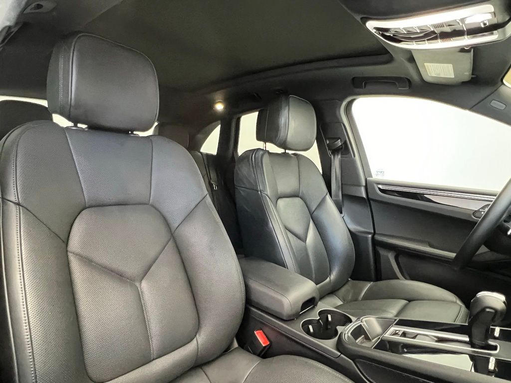 2022 Porsche Macan  18