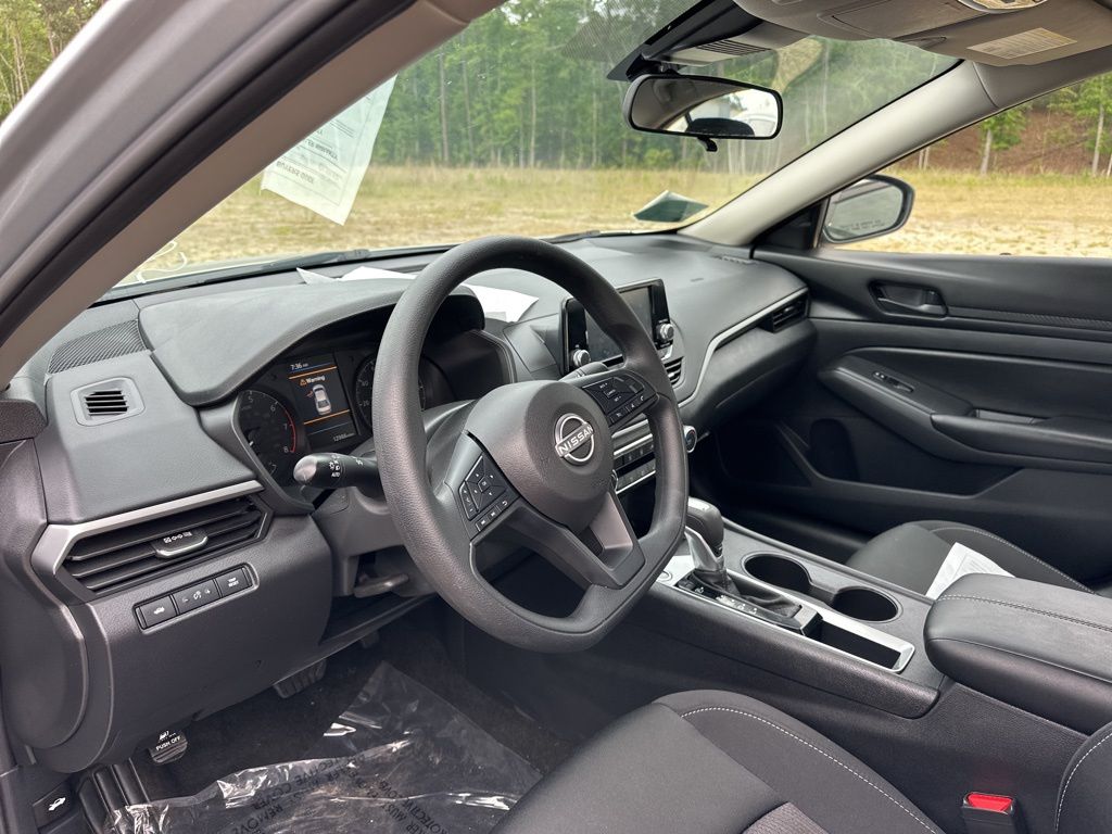 2024 Brilliant Silver Metallic Nissan Altima 2.5 S FWD Sedan