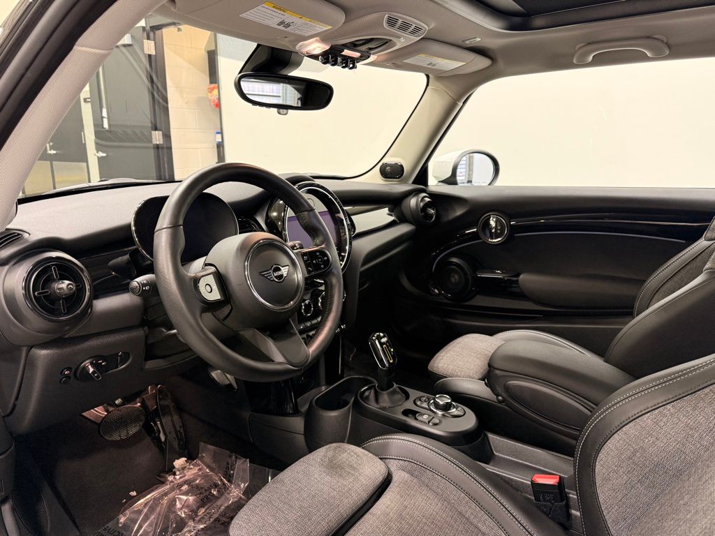 Thumbnail: 2022 MINI Cooper - 11