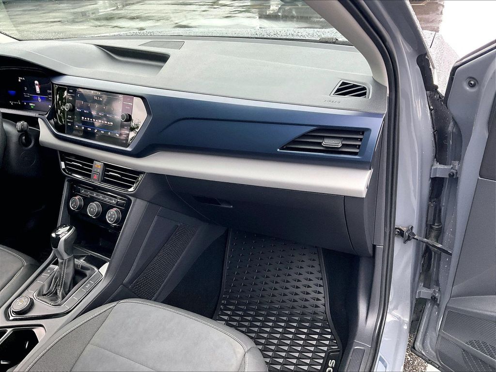 2023 Volkswagen Taos — photo 12