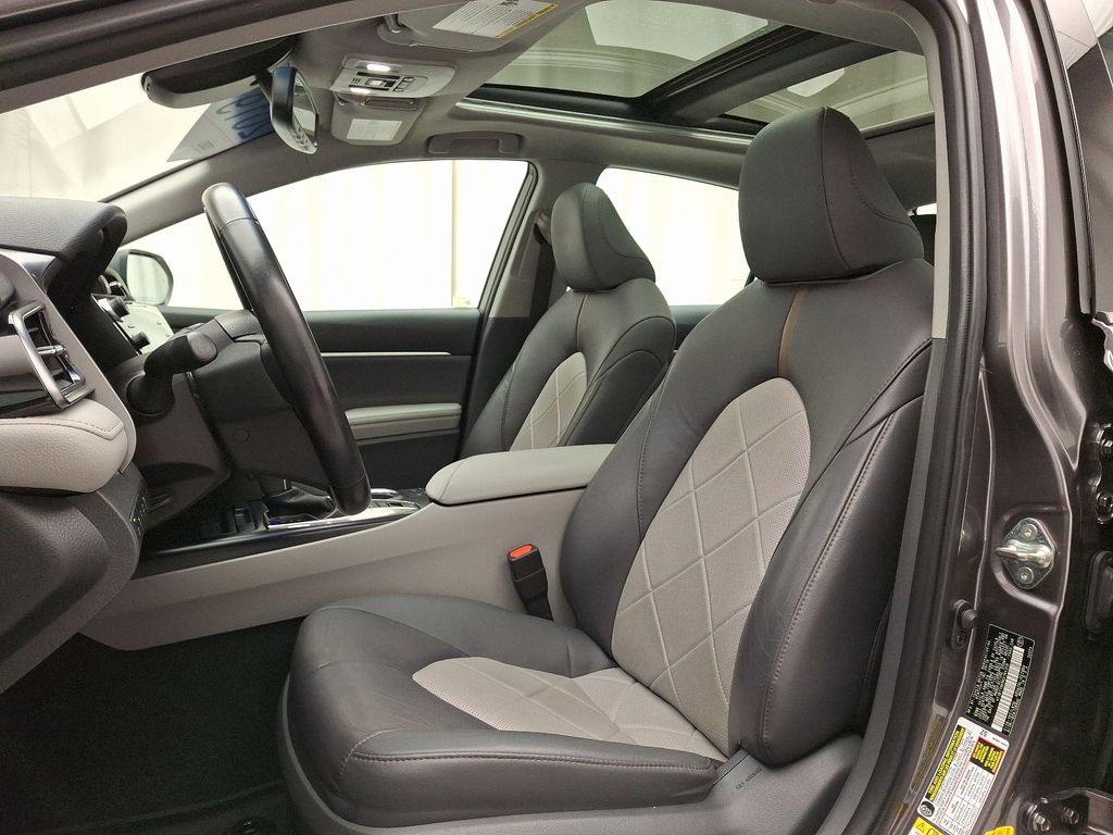 2019 Toyota Camry XLE 13