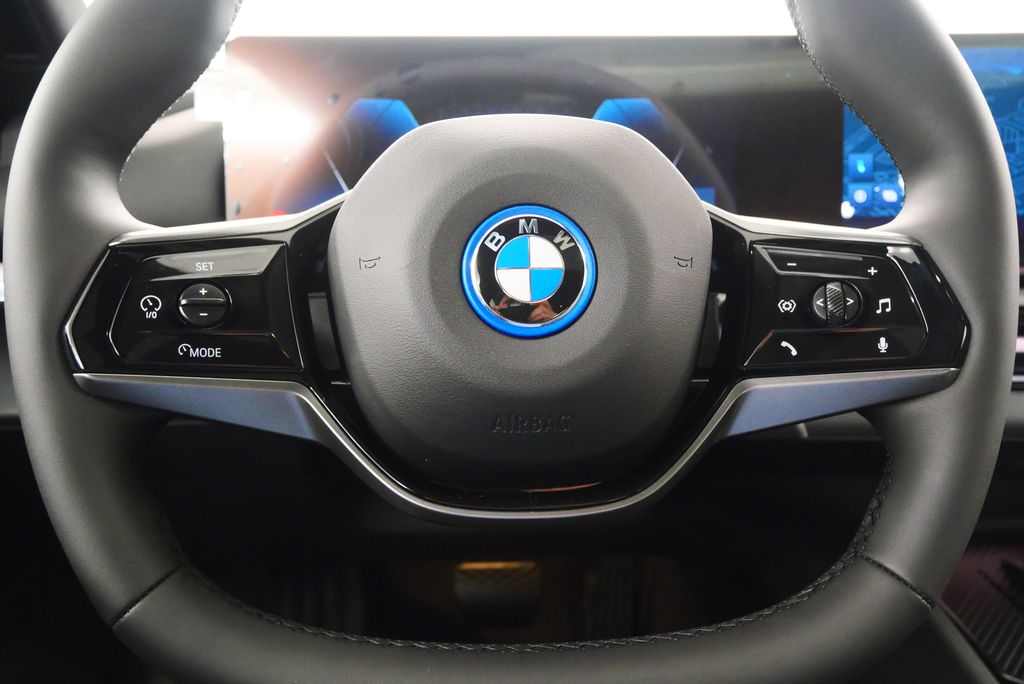 2025 BMW i5 xDrive40 15