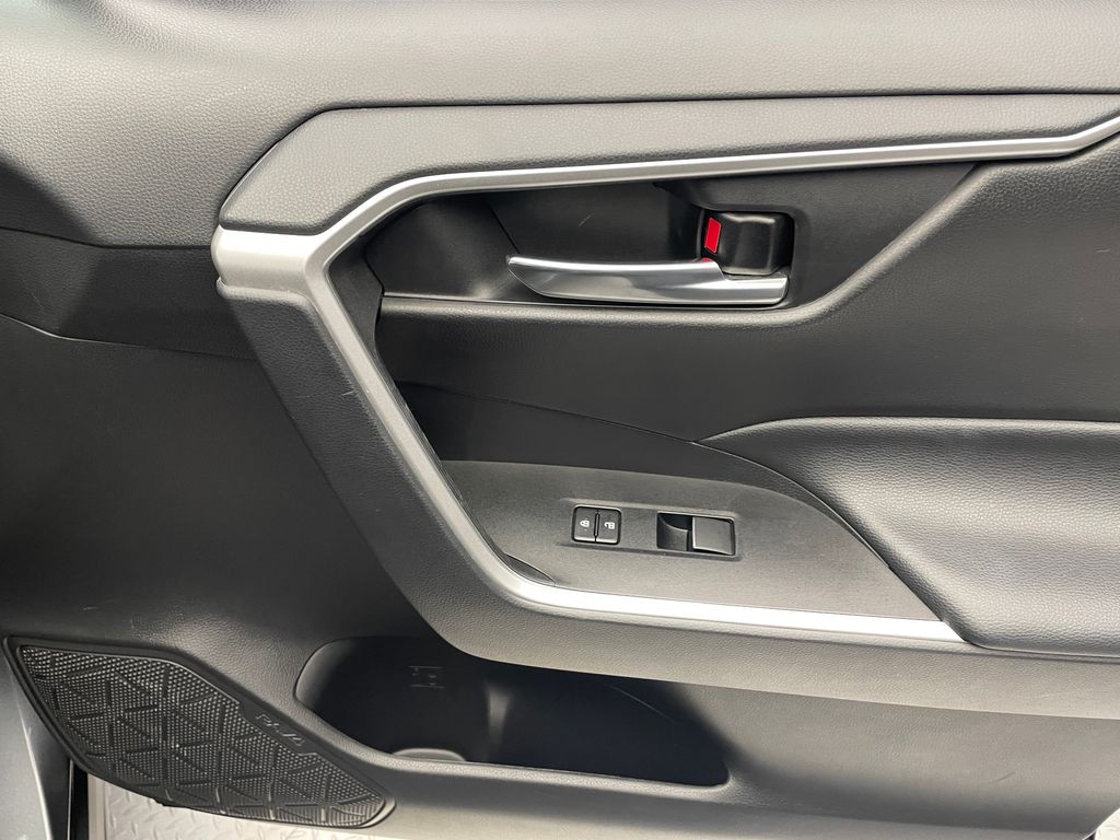 2021 Toyota RAV4 XLE Premium 15