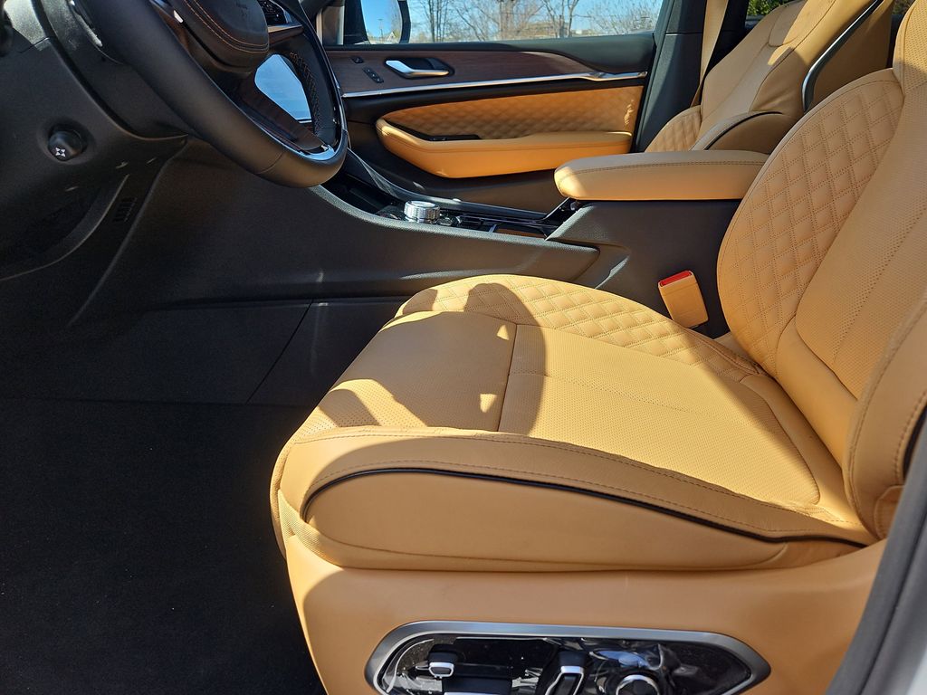 2025 Jeep Grand Cherokee L Summit photo