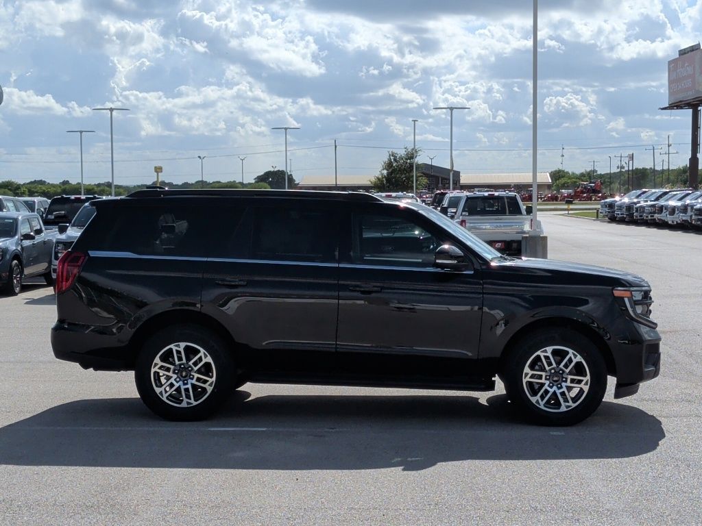 2026 Ford Expedition Active - 8