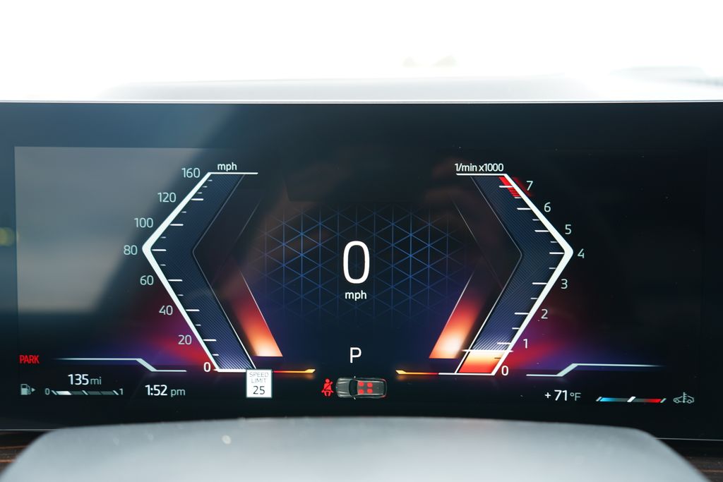 Thumbnail: 2026 BMW X7 - 16