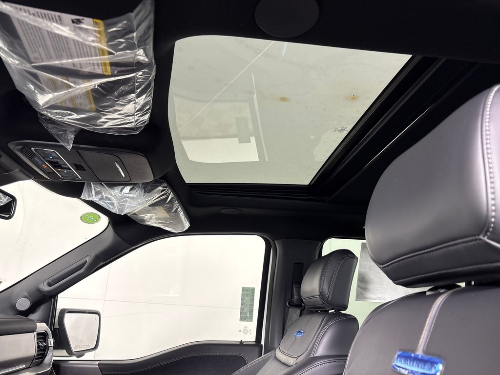 New 2026 White Ford Platinum image 34