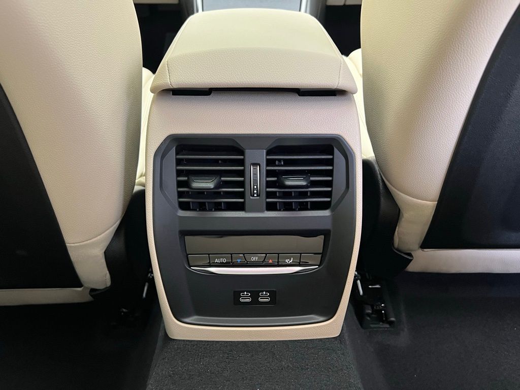 Thumbnail: 2026 BMW 3 Series - 9